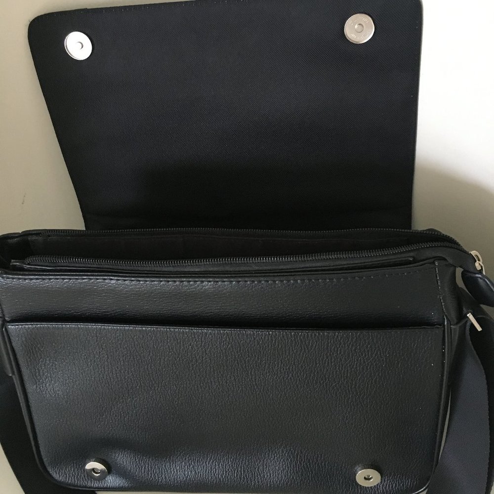 Fashion Messenger/Crossbody Bag - Picture 4 of 7